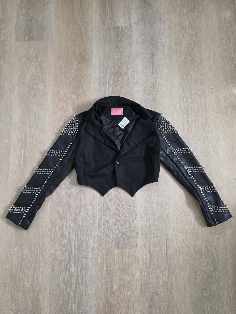 NWT Azalea wang Stud Crop blazer Size Large